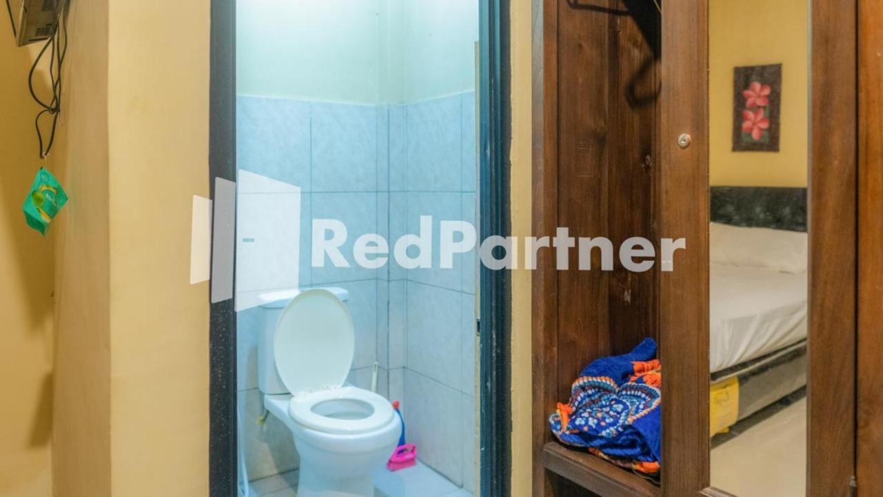 Vandhela Homestay Syariah Mitra Reddoorz Surabaya Dış mekan fotoğraf
