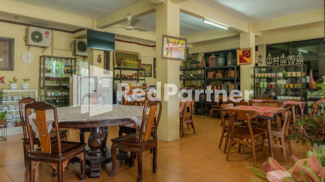 Vandhela Homestay Syariah Mitra Reddoorz Surabaya Dış mekan fotoğraf