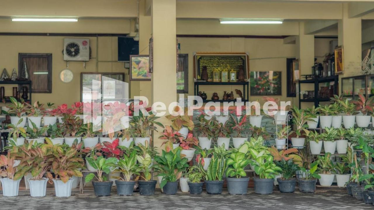 Vandhela Homestay Syariah Mitra Reddoorz Surabaya Dış mekan fotoğraf